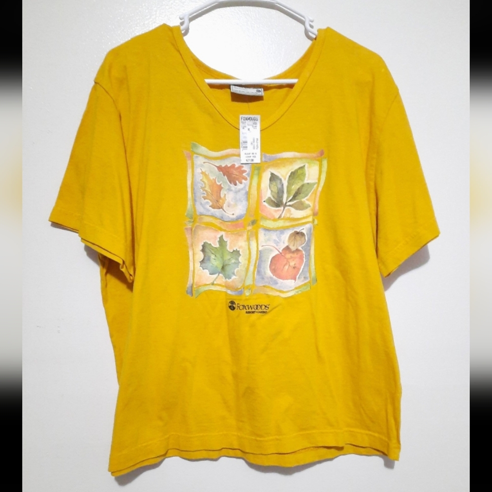 Vintage 2001 Foxwoods Floral short sleeve T-shirt (Woman's XL)
